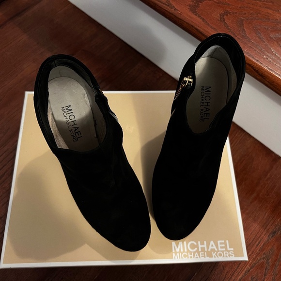 Michael Kors - Picture 1 of 5